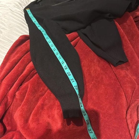 Dynamite black ribbed knit Luca puff sleeve V neck long sleeve  sweater Sz M - Picture 9 of 14